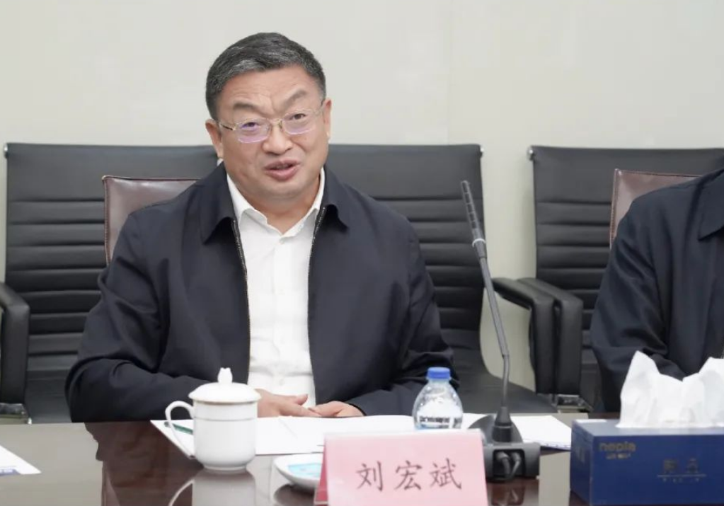 中石化高級副總裁劉宏斌一行益臨神開參觀考察(圖3) 中石化高級副總裁劉宏斌一行益臨神開參觀考察(圖3)