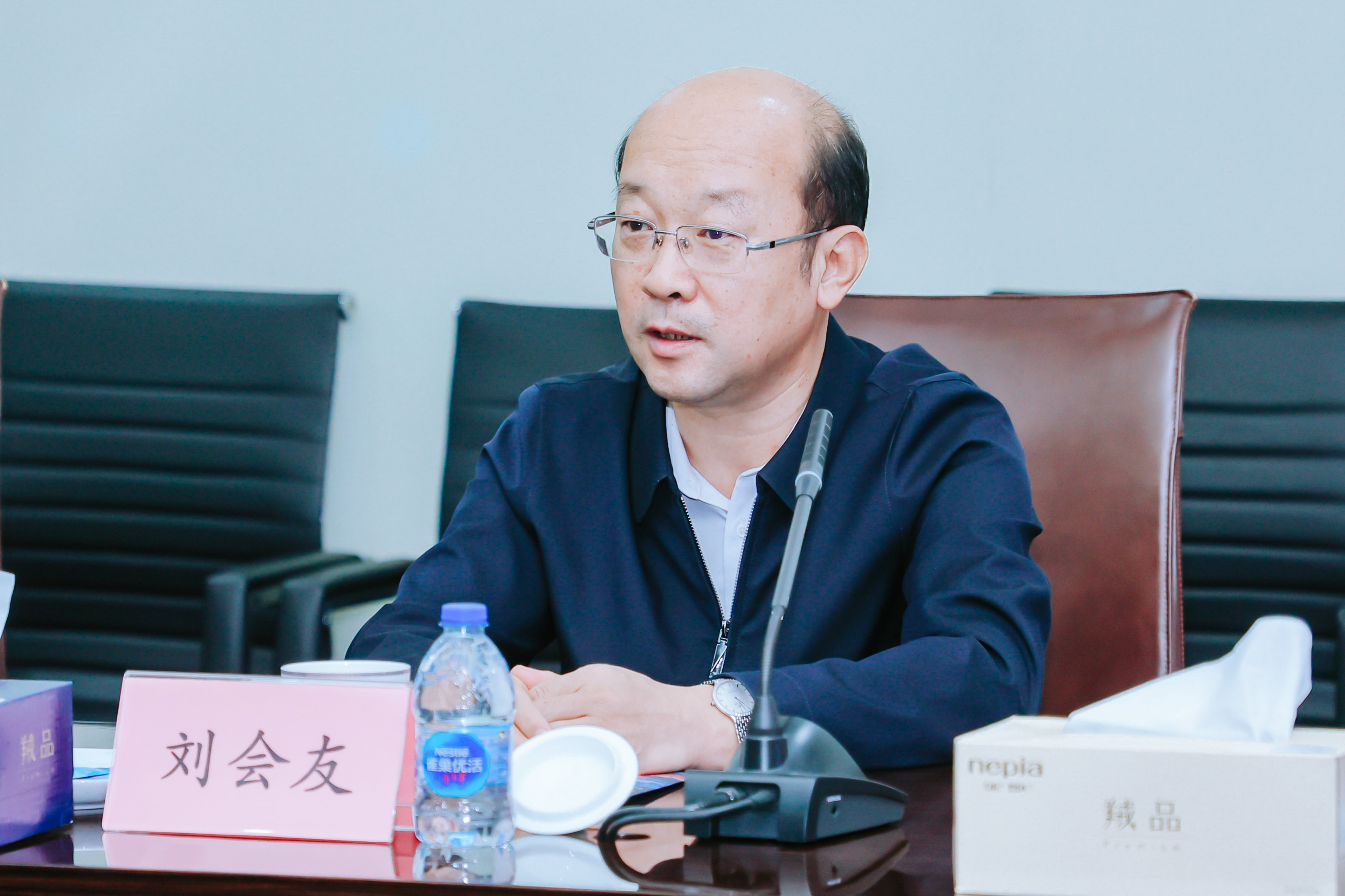 中國石化領(lǐng)導(dǎo)劉會友、張建闊一行蒞臨神開參觀考察(圖4) 中國石化領(lǐng)導(dǎo)劉會友、張建闊一行蒞臨神開參觀考察(圖4)