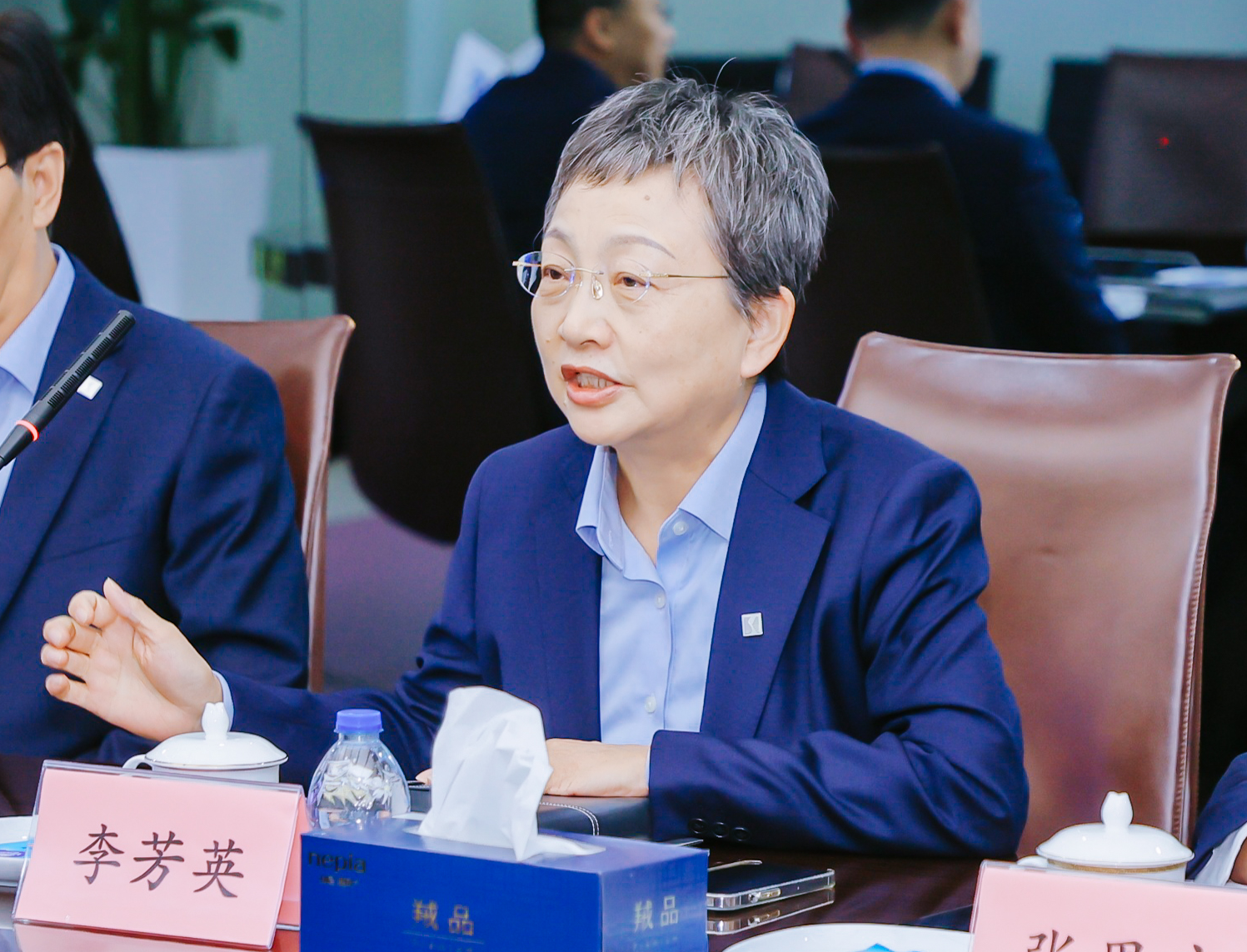 中國石化領(lǐng)導(dǎo)劉會友、張建闊一行蒞臨神開參觀考察(圖2) 中國石化領(lǐng)導(dǎo)劉會友、張建闊一行蒞臨神開參觀考察(圖2)