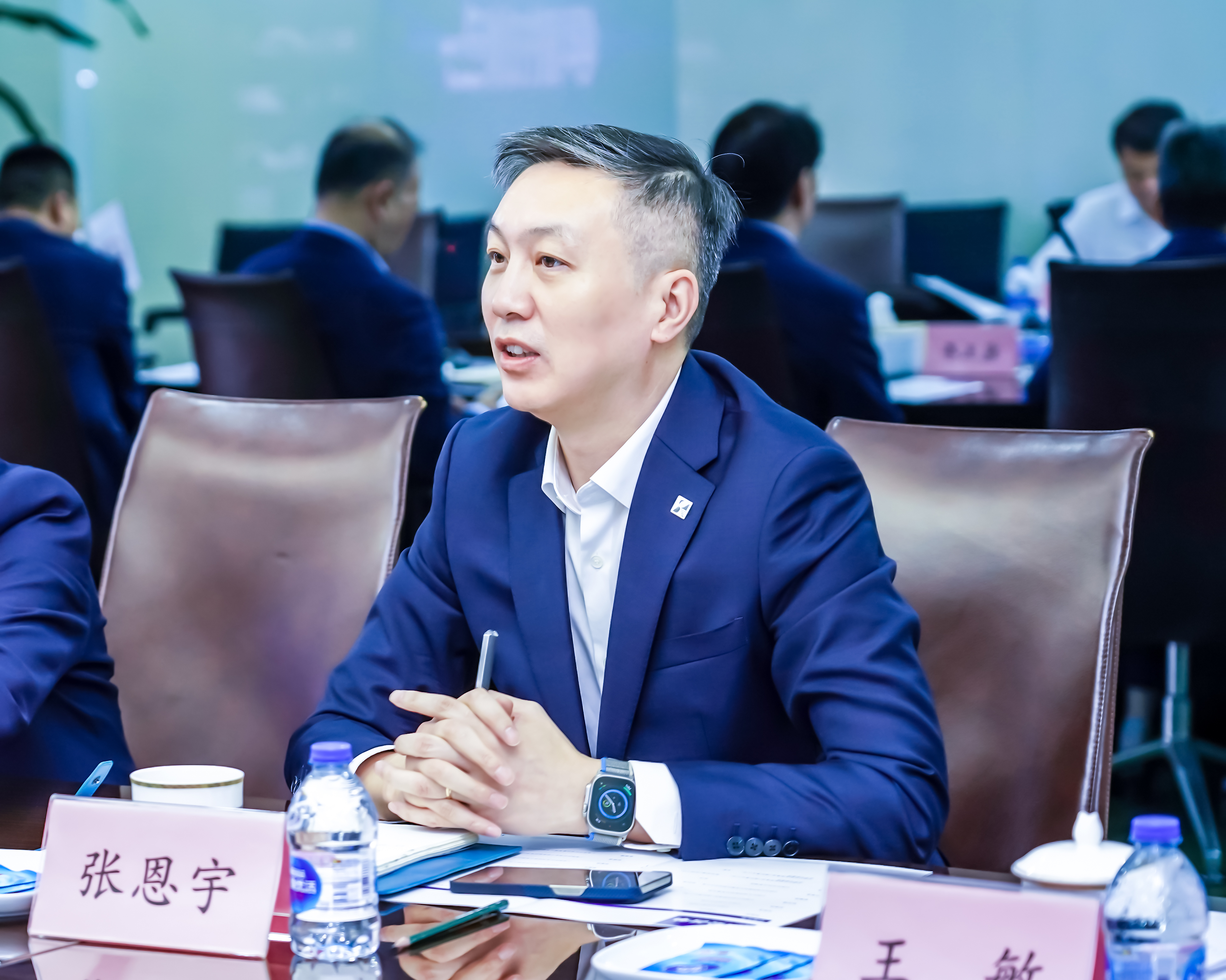 中國石化領(lǐng)導(dǎo)劉會友、張建闊一行蒞臨神開參觀考察(圖8) 中國石化領(lǐng)導(dǎo)劉會友、張建闊一行蒞臨神開參觀考察(圖8)