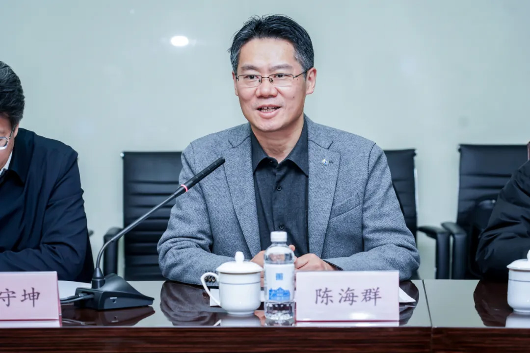 常州大學(xué)徐守坤書記、陳海群校長一行蒞臨神開參觀考察(圖4) 常州大學(xué)徐守坤書記、陳海群校長一行蒞臨神開參觀考察(圖4)